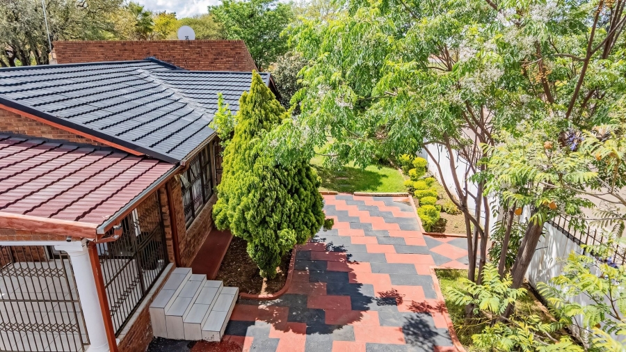 7 Bedroom Property for Sale in Mogwase Unit 4 North West